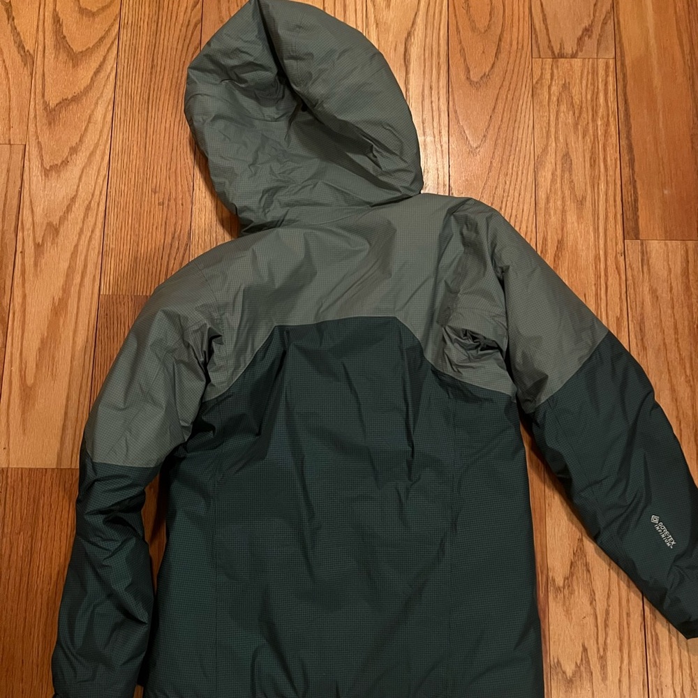 Arc'teryx women’s Insulated Rush Two-Tone Green Ski Jacket - Picture 3 of 4